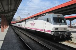 El 'Shanghai' se aproxima a su estación término: Renfe descarta reabrir "a corto plazo" el histórico tren nocturno que unía Galicia y Catalunya