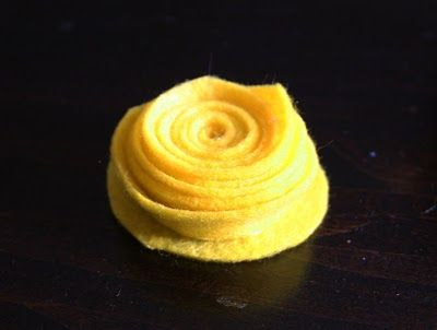 Criando uma linda flor de feltro passo a passo