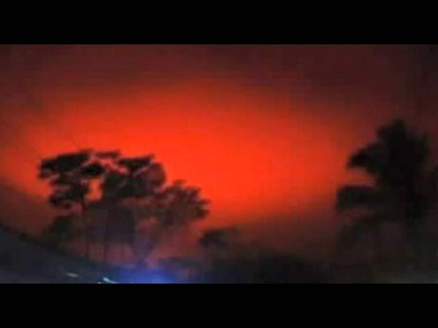 'Huge Fireball' Turns Sky Blood Red  Sddefault