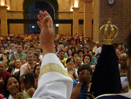 Nossa Senhora Aparecida - Mãe e Padroeira da família brasileira - Revista Arautos do Evangelho - Revista Católica