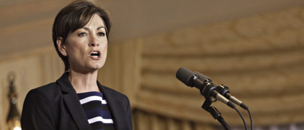 Iowa Lt. Gov. Kim Reynolds speaks to supporters of U.S. Republican presidential candidate and former Massachusetts governor Romney at Hotel Fort Des Moines in Des Moines