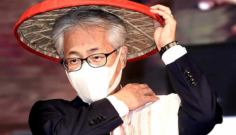 Japanese ambassador to India Santoshi Suzuki being
felicitated in Guwahati, India. India and Japan have
forged a stronger relationship as evidenced by several
high-level meetings and economic ties.