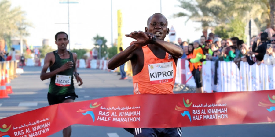 Undici uomini sotto l'ora alla Ras Al Khaimah Half Marathon