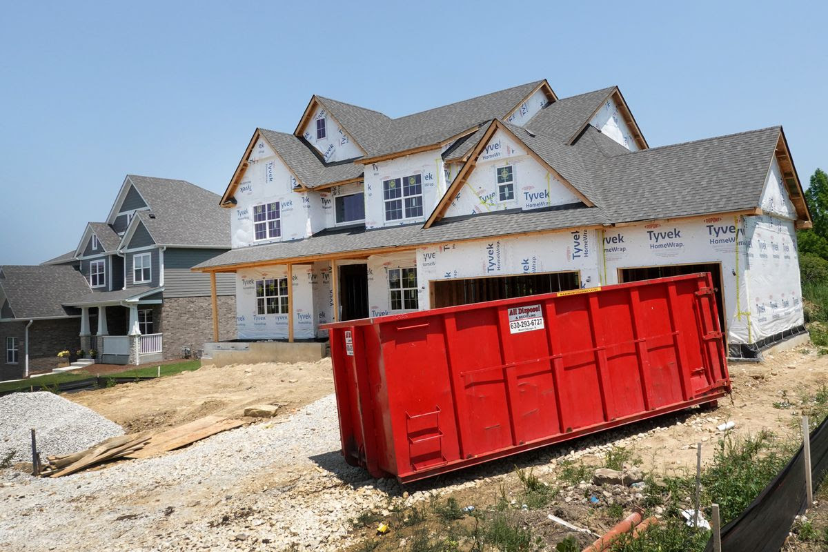 Photo of a house under construction