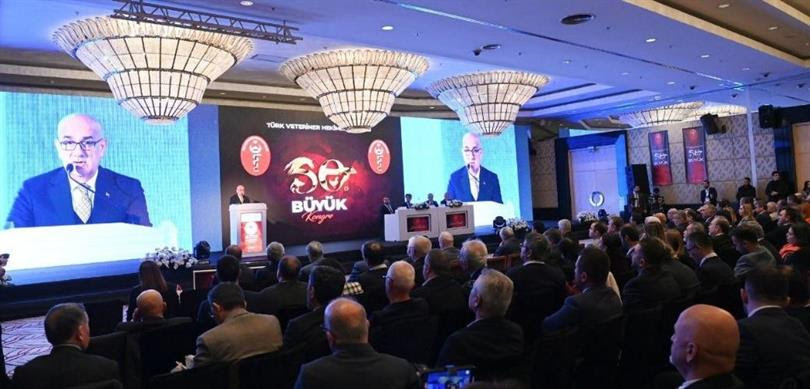 Bakanı Vahit Kirişçi:”Düve alım desteği kapsamında, gebe düve destek üst limiti 20 bin liraydı, bunu 40 bin liraya, 8-15 aylık damızlık boş dişi sığır destek üst limiti ise 12 bin liraydı bunu da 25 bin liraya çıkarmış bulunuyoruz.” Bakanı Vahit Kirişçi:”Düve alım desteği kapsamında, gebe düve destek üst limiti 20 bin liraydı, bunu 40 bin liraya, 8-15 aylık damızlık boş dişi sığır destek üst limiti ise 12 bin liraydı bunu da 25 bin liraya çıkarmış bulunuyoruz.”