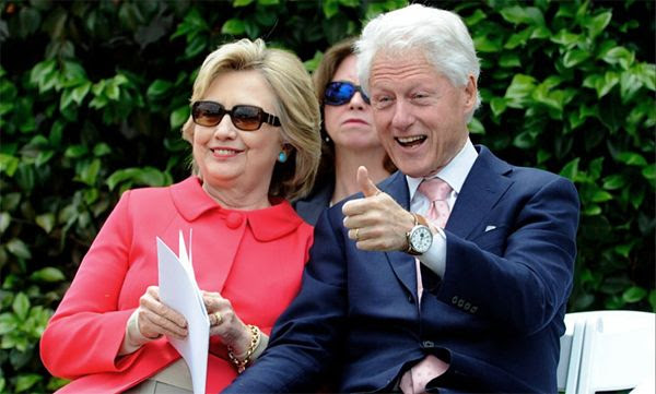 Hillary and Bill Clinton (Photo: Twitter)