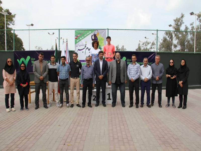 قهرمانی تیم دونفره تنیس ایران در مسابقات بین المللی جوانان جام فجر
