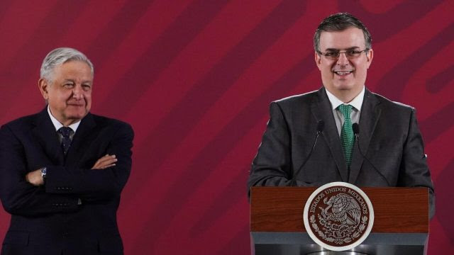 AMLO y Ebrard confirman que no hay mexicanos deportados por redadas en EU •  Forbes México