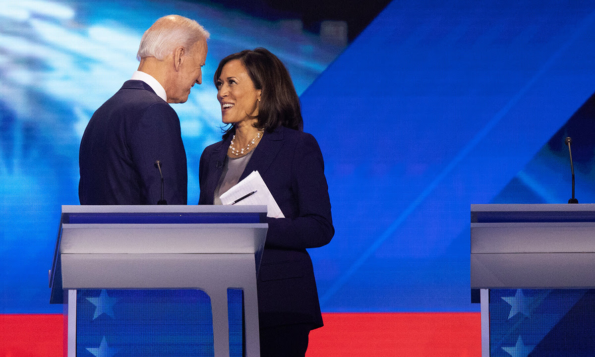 Harris và ứng viên tổng thống Joe Biden tại sự kiện ở Delaware ngày 12/8. Ảnh: NYTimes.