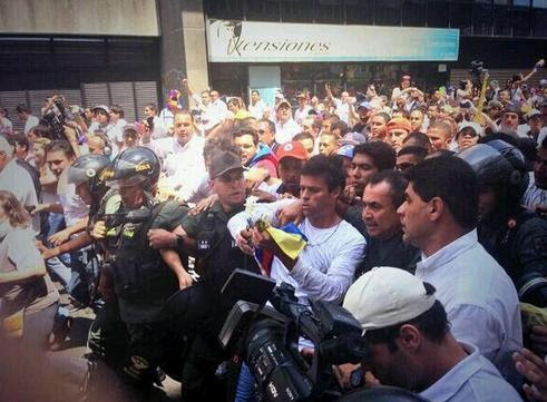 concentración donde Leopoldo López se entregó a las autoridades