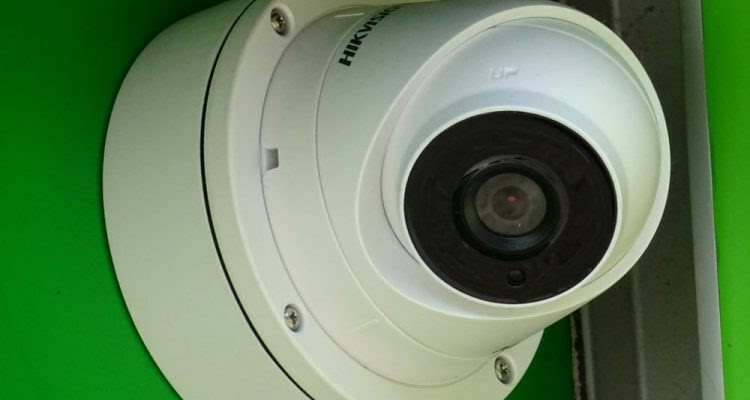 Des caméras désormais installées devant les maisons… et parfois à l’intérieur Cameras-surveillance-chine-covid19-750x400