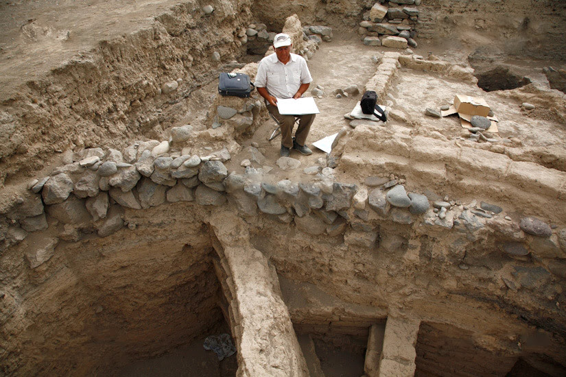 Excavation at Shengavit Bronze Age burial sight in Armenia