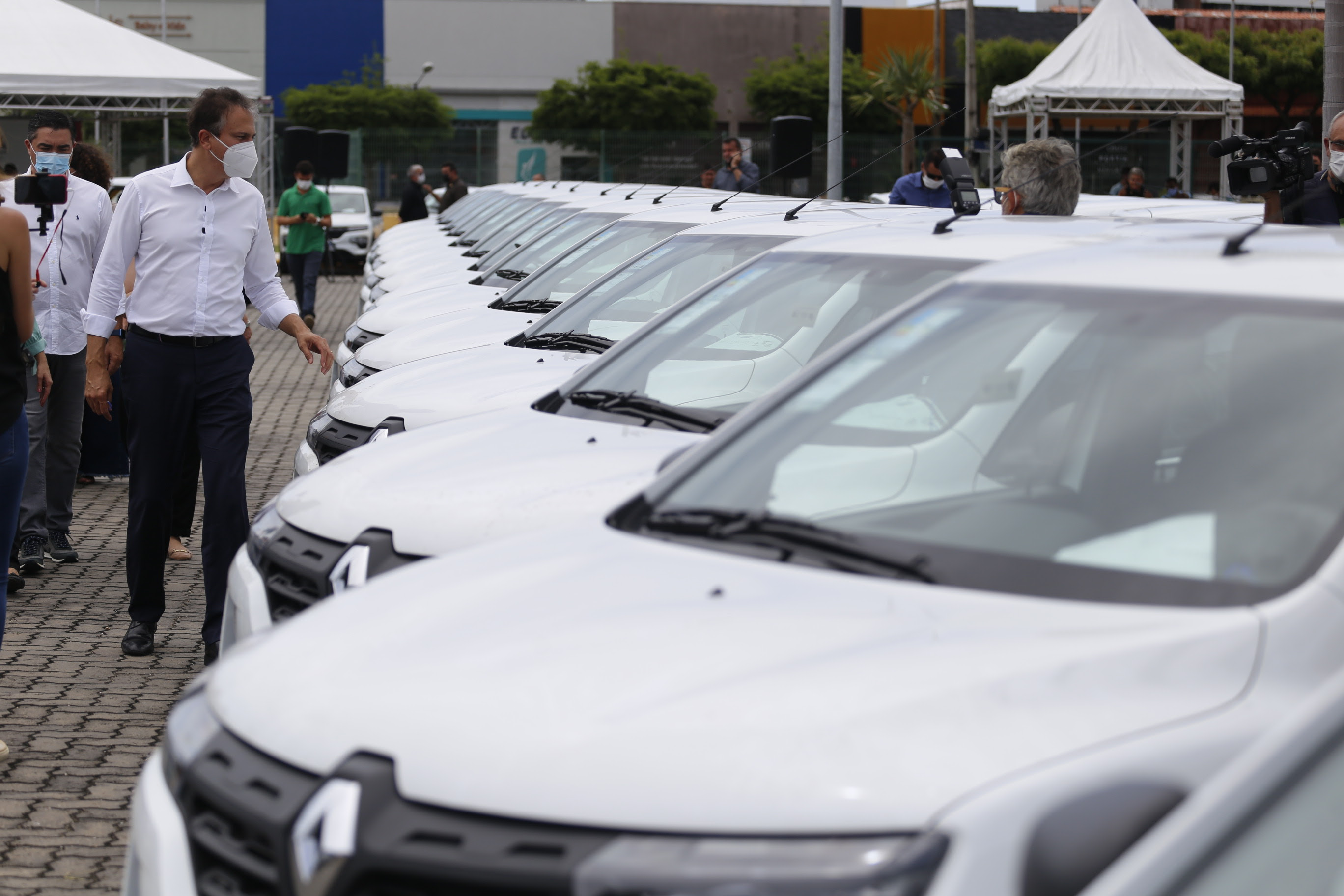 Pin de Rodrigo Camilo em rebaixados  Fotos de carros rebaixados, Caros  rebaixados, Paredoes de som