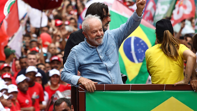 Argentine president meets newly-elected Lula in Brazil.
