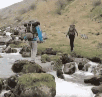 Resultat d'imatges de trekking mountain funny gif