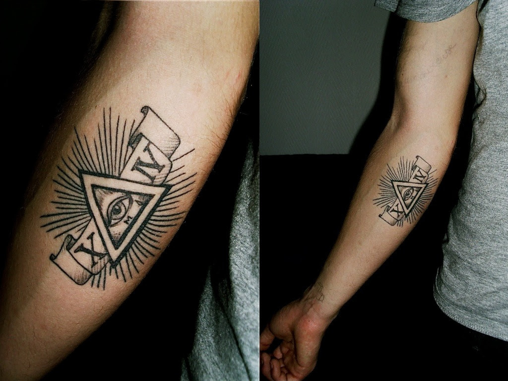 sent illuminati  Another-illuminati-arm-tattoo