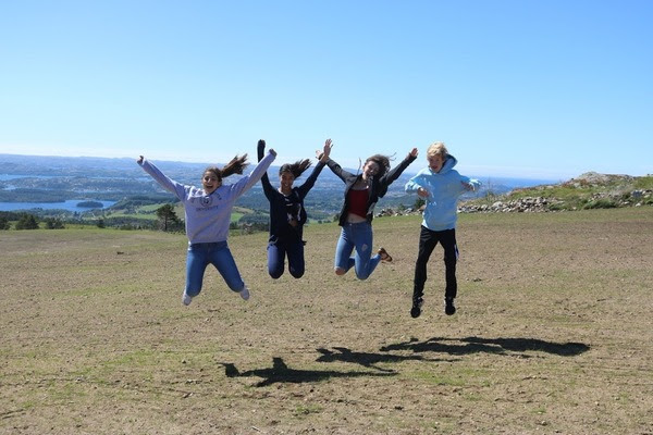 jumping jumping