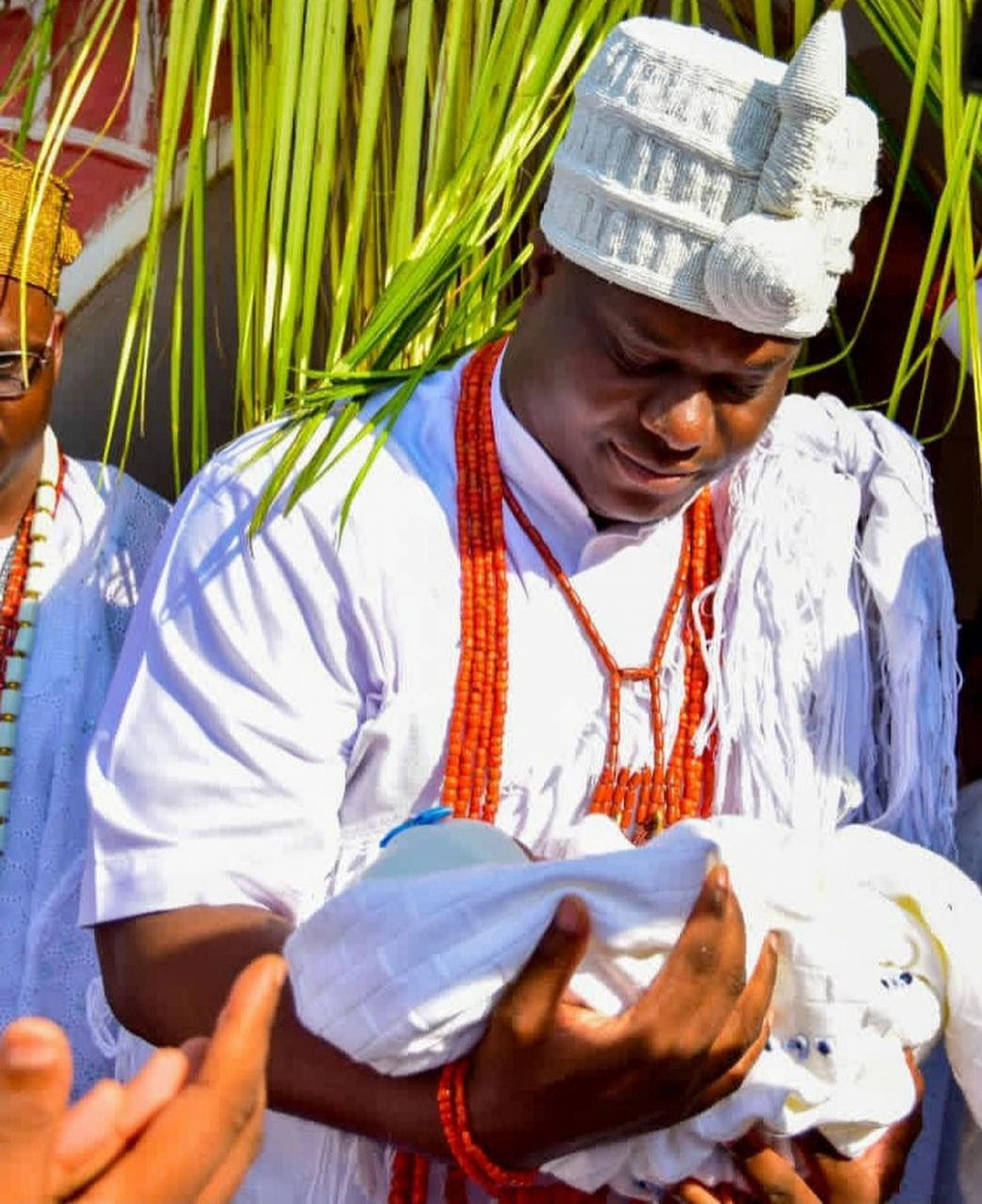 Ooni of Ife welcome his son and wife to the Palace of Ile Oodua