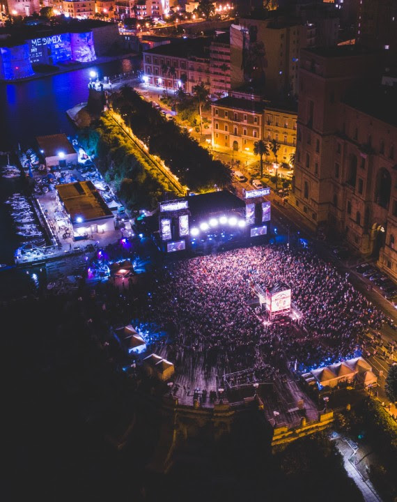 pubblico rotonda del lungomare, taranto, medimex 2023