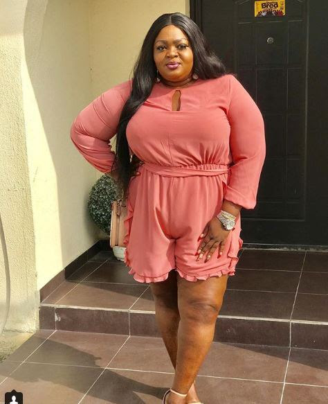 She Is Big, Bold & Beautiplul Plus Size Girl - Romance - Nigeria