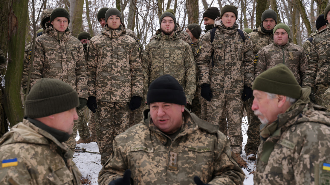 The Times: La corrupción en Ucrania deja a las fuerzas militares de la reserva sin armas y suministros para el combate