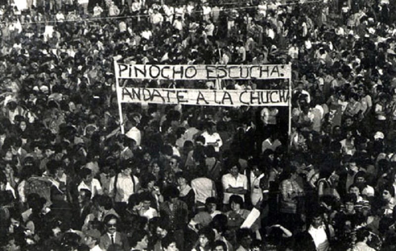 Dictadura II: Las protestas