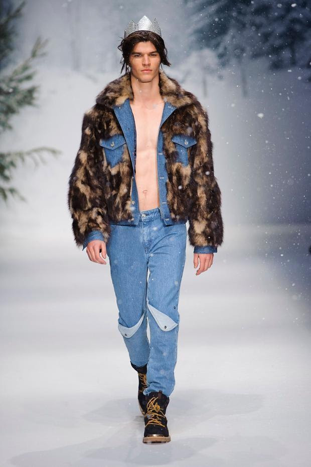 Moschino Autumn Fall Winter 2015 Lfw11