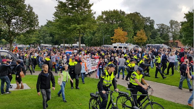 Liveblog: Pegida en Antifascistische Aktie demonstreren in Enschede (afgelopen)