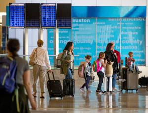 Hundreds more flights canceled Monday, disrupting the holiday weekend