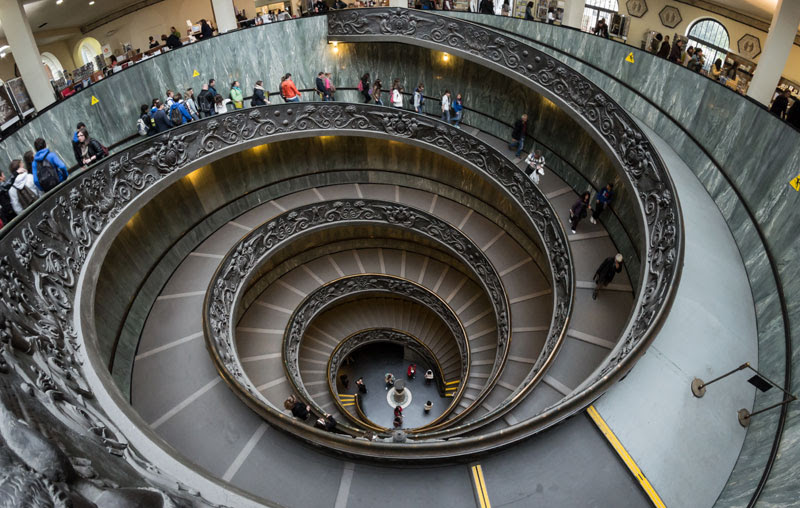 http://twistedsifter.com/2013/03/double-spiral-staircase-vatican-museums-giuseppe-momo/