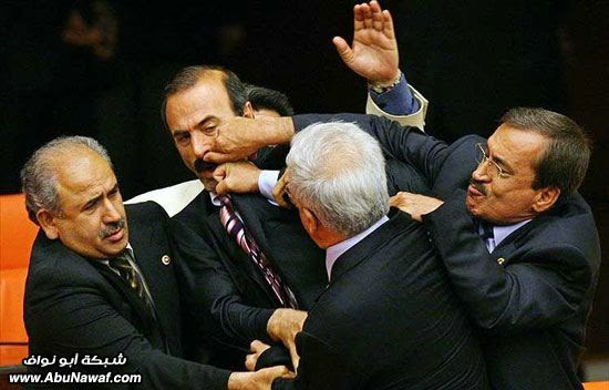 صور مضاربات البرلمانات بالعالم مع صور طريفه Image001