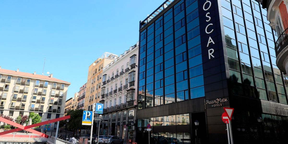 Fachada de un hotel en el centro de Madrid