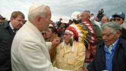 Encuentro del Papa Juan Pablo II con los pueblos indígenas en Canadá