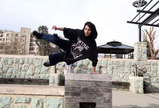 عکس های جدید از دختران پارکور در آسمان تهران