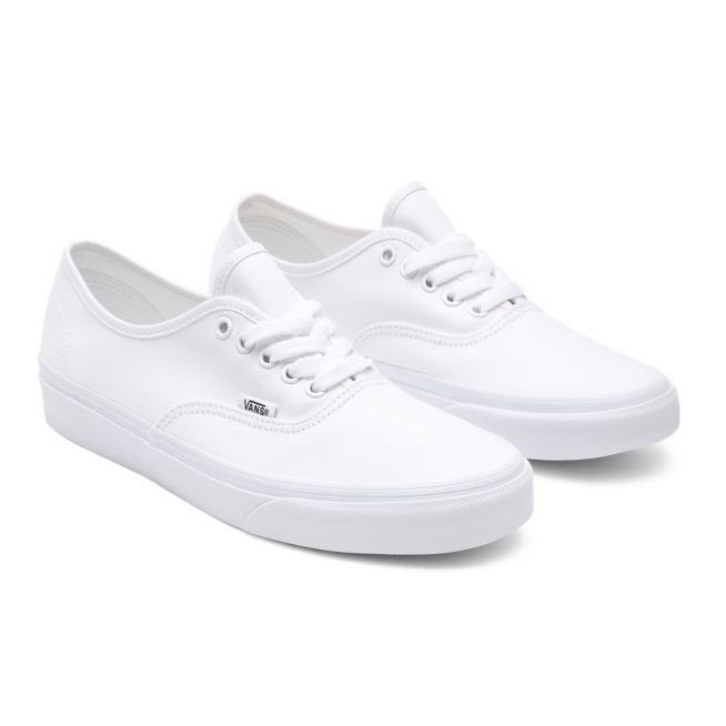 Harry Styles lleva en la promoción de As It Was las zapatillas favoritas de los skaters que tú te pondrs con vaqueros