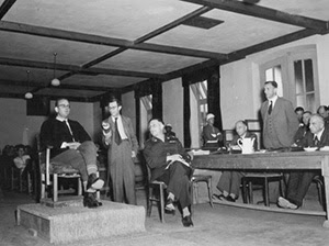Конрад Морген выступает в качестве
 свидетеля на Нюрнбергском процессе