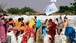 Distribuzione di beni alimentari in Sudan 