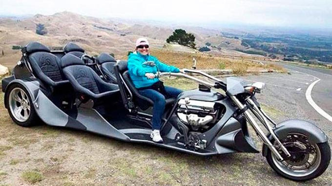 Cool 5-seat motorcycle limo