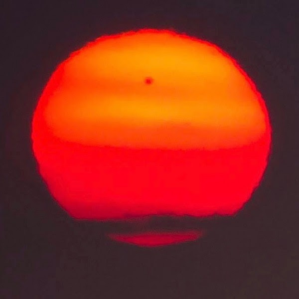 Bernie McGee in Scotland caught this image at sunset on April 11, 2016. He wrote: