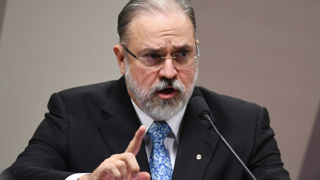 Aras pede rejeição de ação da Rede contra foro de Flávio Bolsonaro