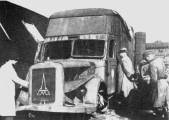 Κλειστά φορτηγά με τα οποία μεταφέρονταν και θανατώνονταν εβραίοι στην περιοχή της Γιουγκσλαβίας