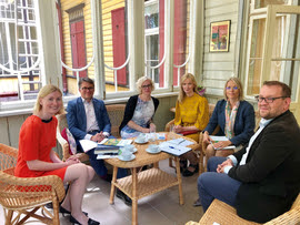 Kohtumine tervise- ja tööministriga EPIKojas. Fotol vasakult: Riina Sikkut, Meelis Joost, Monika Haukanõmm, Helen Kask, Anneli Habicht, Tauno Asuja.