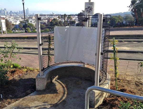 San Francisco's open-air urinal (Photo: Twitter)