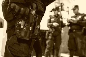 Quienes juraron servir y proteger son los que matan a los detenidos bajo custodia