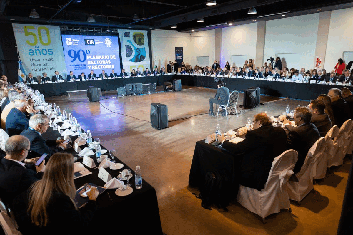 90.° Plenario de Rectoras y Rectores del CIN: "No venimos a defender nada, sino a mejorar y amplificar todo lo que hacemos en las universidades" 90.° Plenario de Rectoras y Rectores del CIN: "No venimos a defender nada, sino a mejorar y amplificar todo lo que hacemos en las universidades"