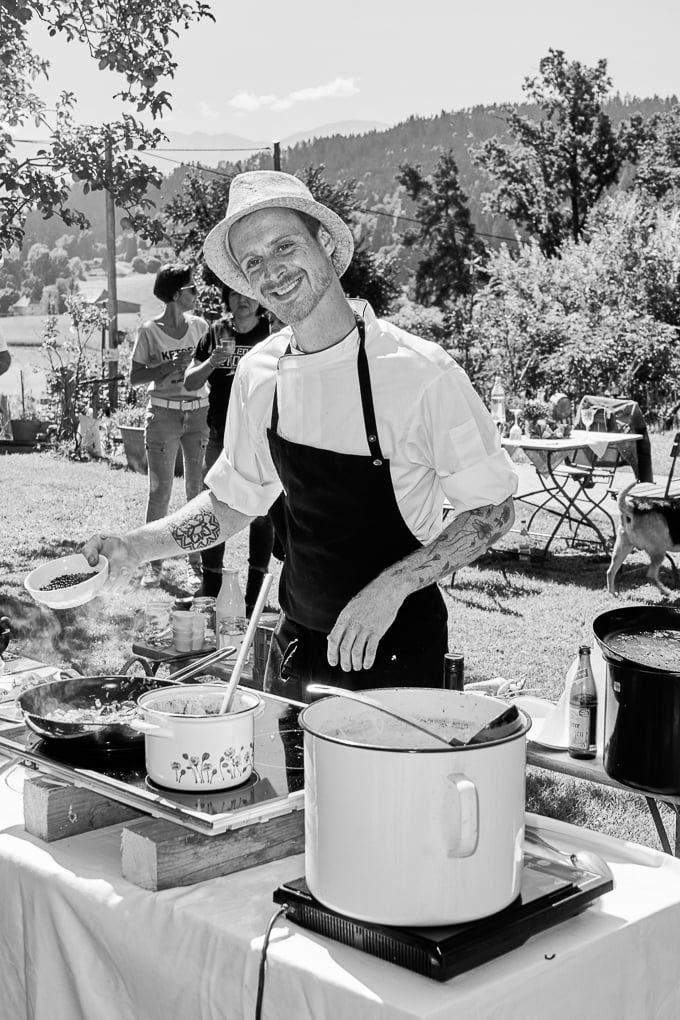 Portrait of Daniel Kraschl, head chef at the "Seewirt" on Lake Maltschach, 4-snail slow food chef