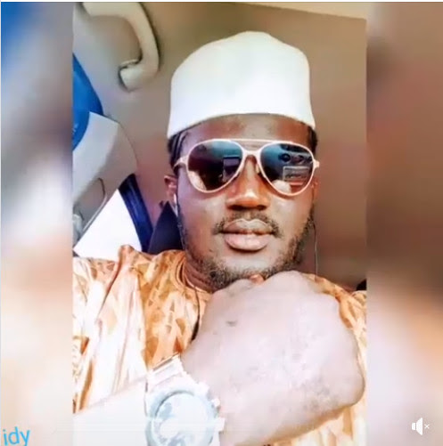 Photos – Balla Gaye 2 détrône Lac 2 sur snap avec son look qui fait jaser sur la toile Photos – Balla Gaye 2 détrône Lac 2 sur snap avec son look qui fait jaser sur la toile