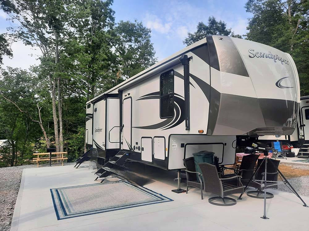 Laurel Lake Camping Resort Corbin campgrounds Good Sam Club