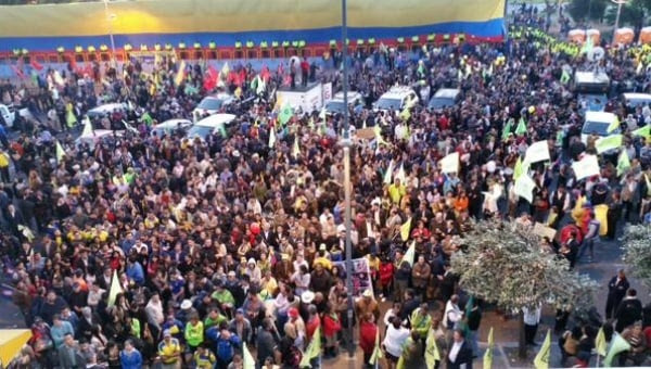 Miles de ecuatorianos salieron a las calles a defender a la Revolución Ciudadana