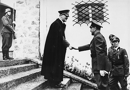 Adolf Hitler recevant Ante Pavelić au Berghof, le 9 juin 1941.